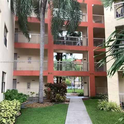 8160 Geneva Ct #304, Doral, FL 33166
