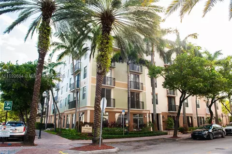 1900 Van Buren St #203B, Hollywood, FL 33020