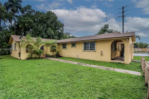15860 NW 2nd Ave, Miami, FL 33169