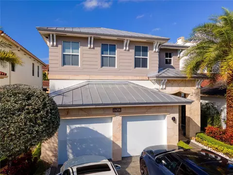 10563 NW 70th Ln, Doral, FL 33178