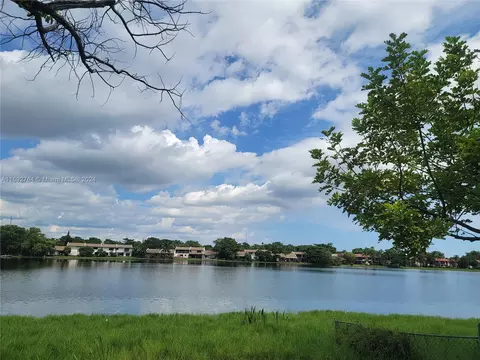 671 NE 195 St #122-E, Miami, FL 33179