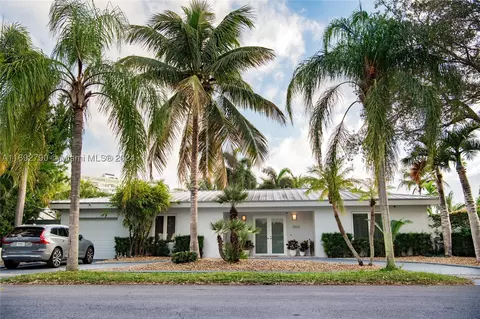 1960 NE 124 St, North Miami, FL 33181