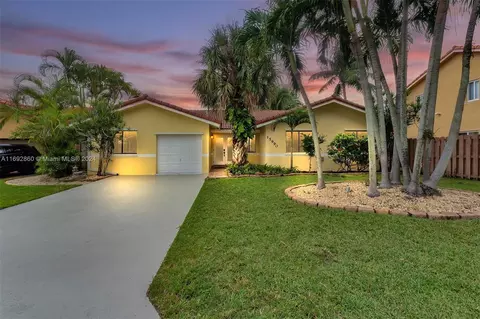 15990 SW 109th St, Miami, FL 33196