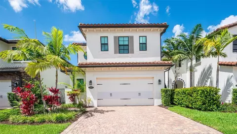 11843 SW 13th Ct, Pembroke Pines, FL 33025