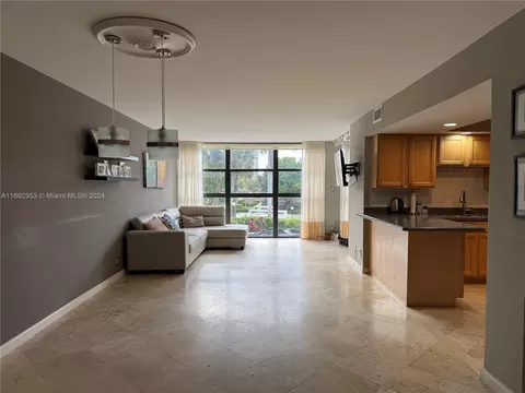 400 Leslie Dr #303, Hallandale Beach, FL 33009