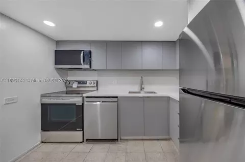 3670 Inverrary Dr #3G, Lauderhill, FL 33319