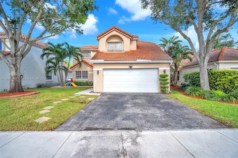 2920 Oak Park Cir, Davie, FL 33328