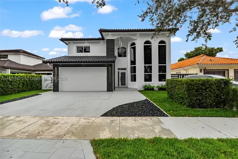 8832 NW 152nd Ter, Miami Lakes, FL 33018