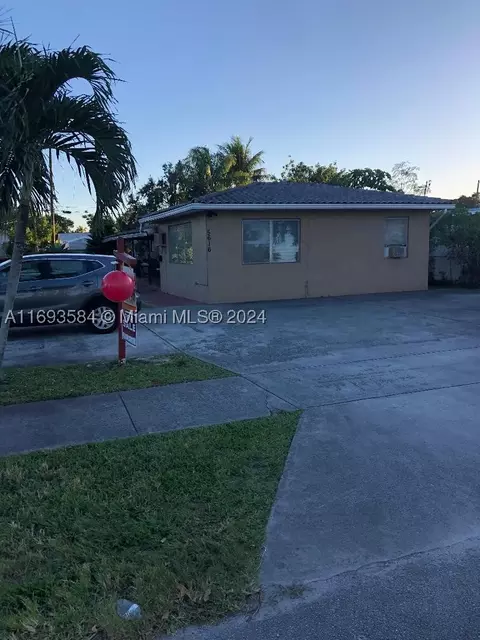 5616 Arthur St, Hollywood, FL 33021