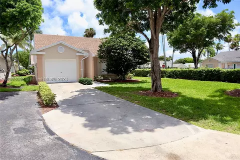 467 SE 22nd Dr, Homestead, FL 33033