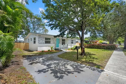 6463 Charleston St, Hollywood, FL 33024
