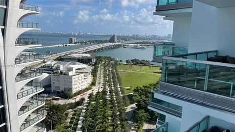 900 Biscayne Blvd #2812, Miami, FL 33132
