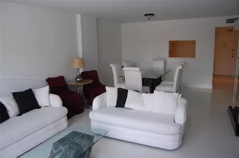 2801 NE 183rd St #205W, Aventura, FL 33160