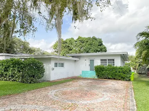 329 NE 87th St, El Portal, FL 33138