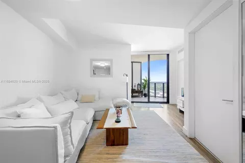 121 NE 34th St #3014, Miami, FL 33137