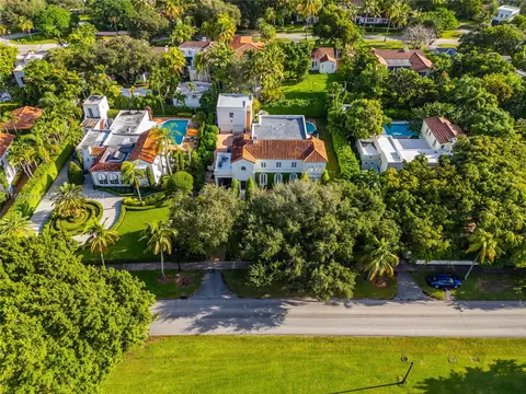 635 N Greenway Dr, Coral Gables, FL 33134
