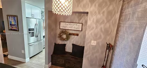 10030 Hammocks Blvd #208-3, Miami, FL 33196