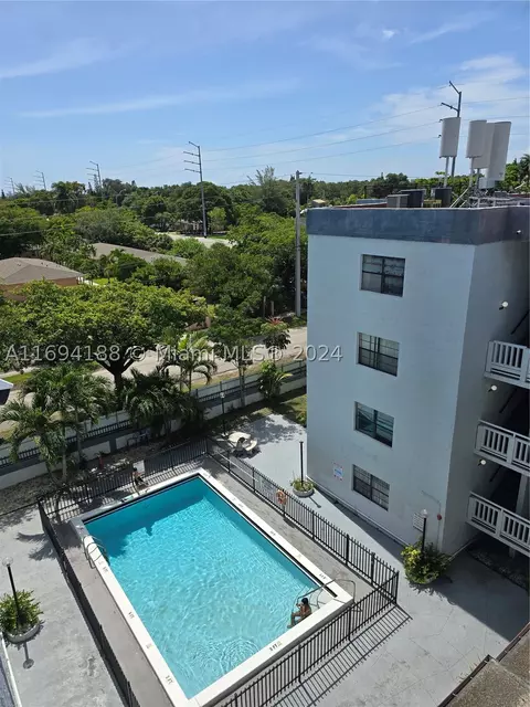 13500 NE 3rd Ct #122, North Miami, FL 33161