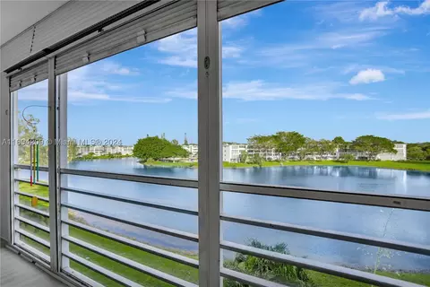 4107 E Cambridge E #4107, Deerfield Beach, FL 33442