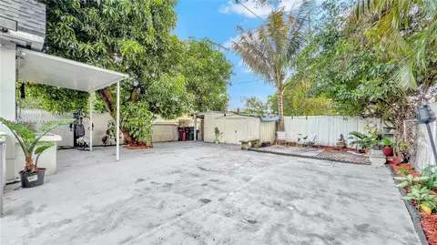 Exterior - 528 E 16th St, Hialeah, FL 33010 photo 2 of 6