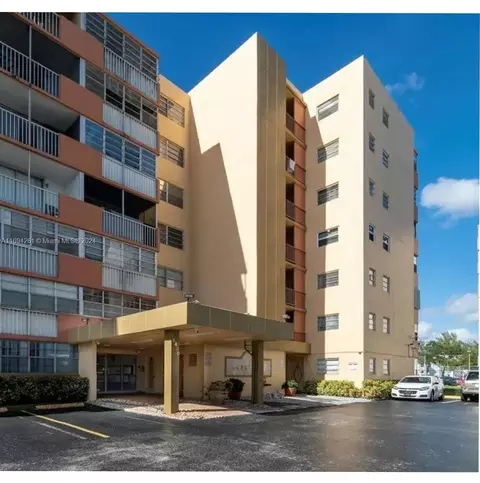 16400 NE 17th Ave #601, North Miami Beach, FL 33162