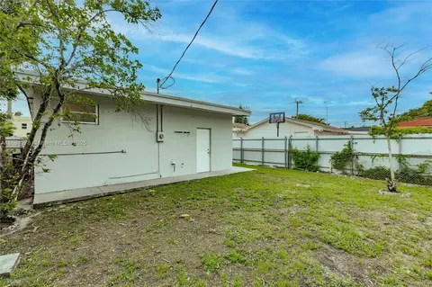 Exterior - 521 E 41st St, Hialeah, FL 33013 photo 4 of 6