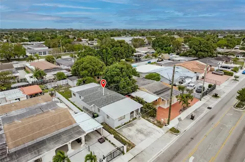 View/Area - 521 E 41st St, Hialeah, FL 33013 photo 2 of 6