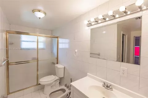Bath - 521 E 41st St, Hialeah, FL 33013 photo 2 of 3