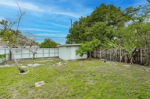 Exterior - 521 E 41st St, Hialeah, FL 33013 photo 2 of 6