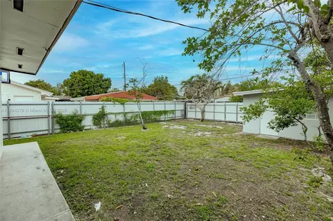 Exterior - 521 E 41st St, Hialeah, FL 33013 photo 3 of 6