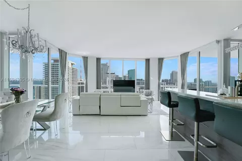 253 NE 2nd St #4408, Miami, FL 33132