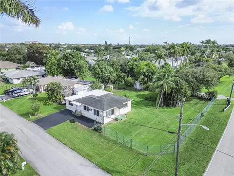 7301 Orange Dr, Davie, FL 33314
