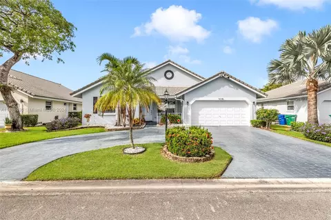 5316 Pine Cir, Coral Springs, FL 33067