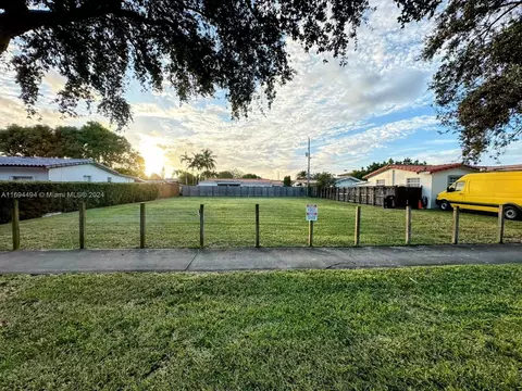 3022 SW 92nd Ave, Miami, FL 33165