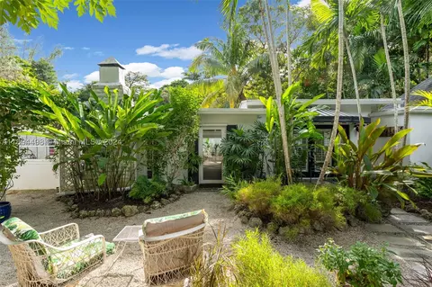 3686 Loquat Ave, Coconut Grove, FL 33133