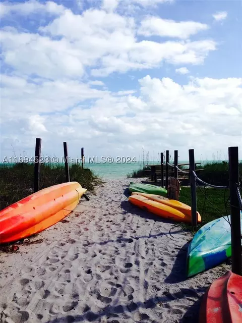 101 Ocean Lane Dr #302, Key Biscayne, FL 33149