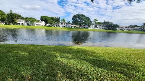 190 Ellesmere D #190, Deerfield Beach, FL 33442