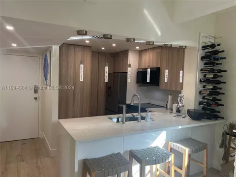 301 Michigan Ave #201, Miami Beach, FL 33139