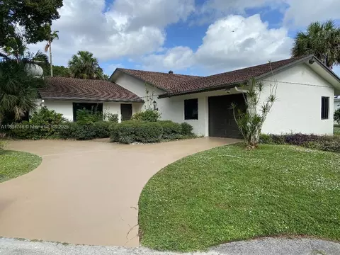 6205 Jacaranda Cir, Tamarac, FL 33319