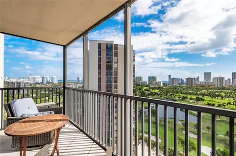 20301 W Country Club Dr #2224, Aventura, FL 33180