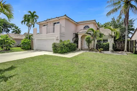 15970 SW 72nd Ter, Miami, FL 33193