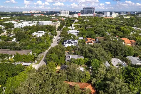 2568 Trapp Ave, Miami, FL 33133 photo 16