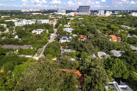 2568 Trapp Ave, Miami, FL 33133 photo 17