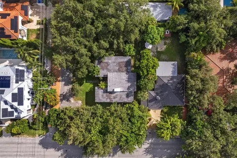 2568 Trapp Ave, Miami, FL 33133 photo 6