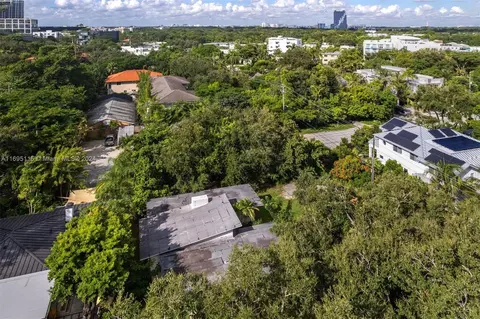 2568 Trapp Ave, Miami, FL 33133 photo 28