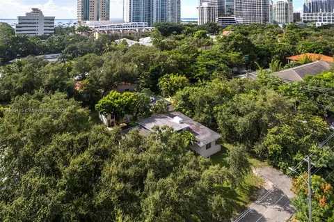 2568 Trapp Ave, Miami, FL 33133 photo 30
