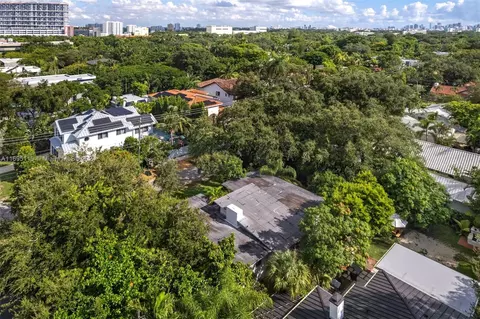 2568 Trapp Ave, Miami, FL 33133 photo 25