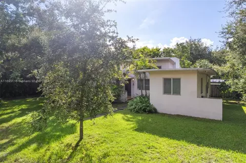 2568 Trapp Ave, Miami, FL 33133 photo 2