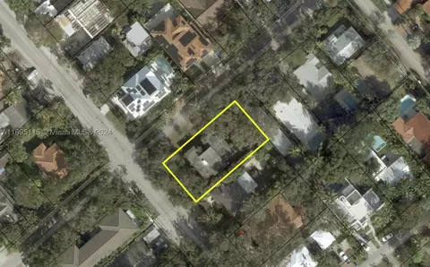 2568 Trapp Ave, Miami, FL 33133 photo 1