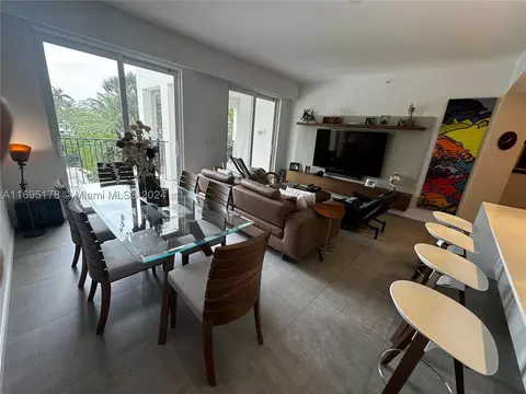 3700 Island Blvd #C207, Aventura, FL 33160